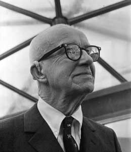 File:Buckminster Fuller.jpg