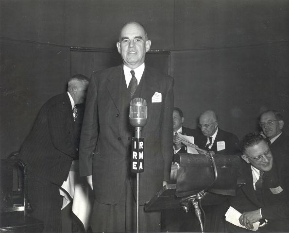 File:George Bailey giving a speech 2779.jpg