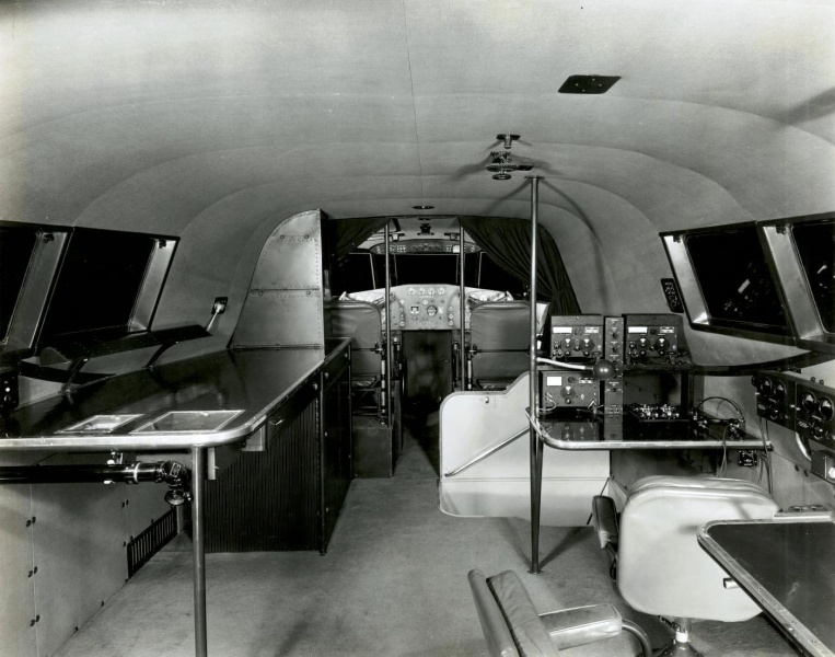 File:Boeing 314 Clipper Flight Deck.jpg