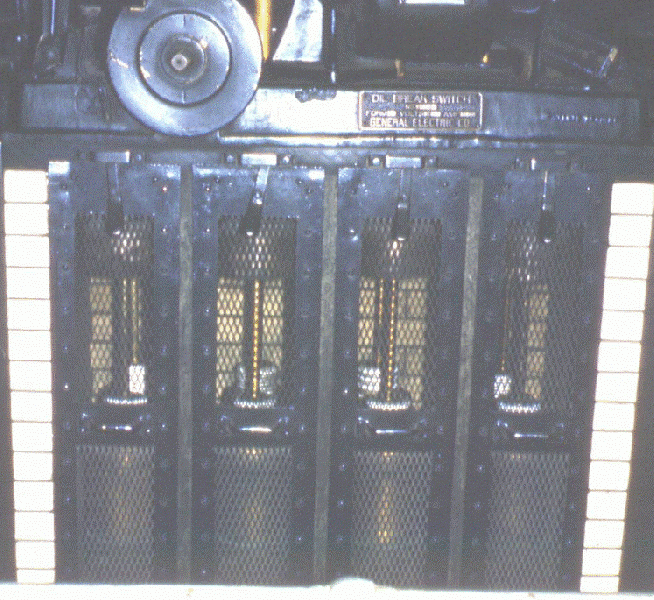 File:07-96 4 pole oil switch - cropped.GIF