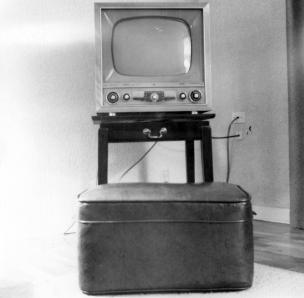 File:Television set from the early 1950s.jpg