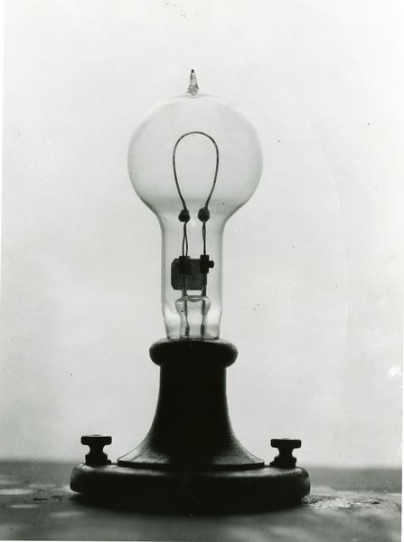File:Edison Light Bulb 2151.jpg