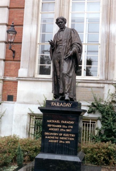 File:Faraday Statue London IEE 1463.jpg